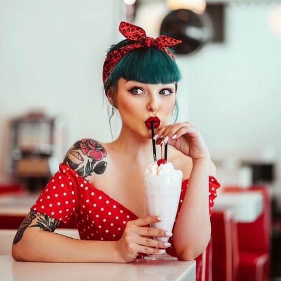 Pack of 2 Fashion Bandanas for Hair/Scarf/Top/Bag Accessorizing in Black and Red - Picture 3 of 10